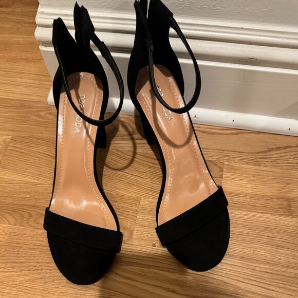 Top Moda Darce Ankle Strap Heel Sandal - size 9 - Picture 9 of 10